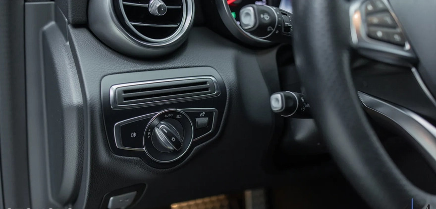 Mercedes-Benz Klasa C cena 114900 przebieg: 114900, rok produkcji 2017 z Okonek małe 631